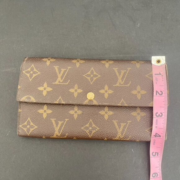 Louis Vuitton Monogram Sarah Wallet - Picture 16 of 16